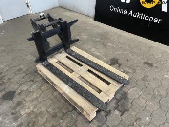 Pallet forks with Hydrema shift