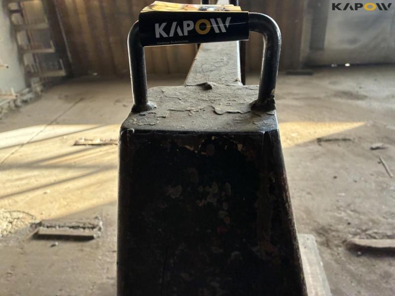 Pallet lifter for crane 9