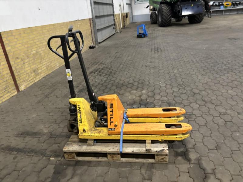 Pallet truck 4