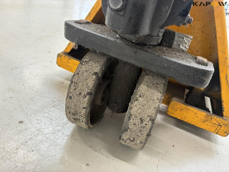 Pallet truck 9