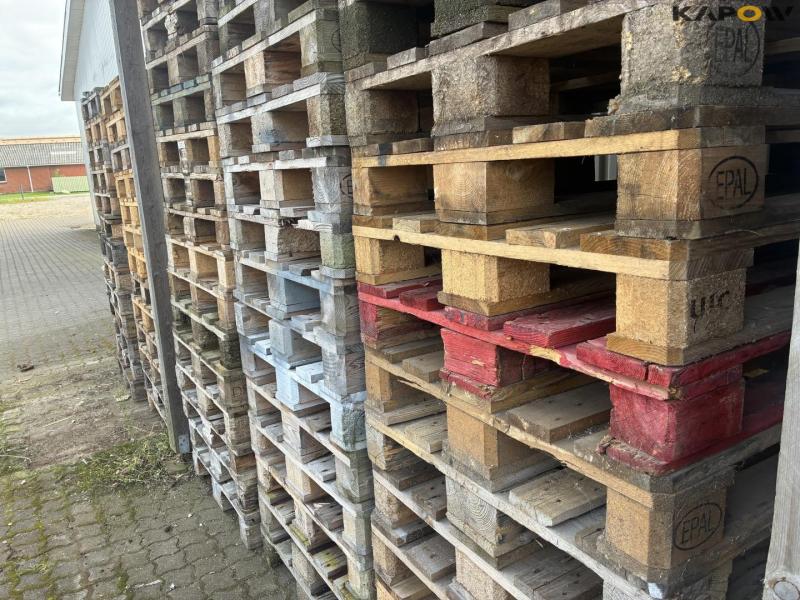 Pallets 23