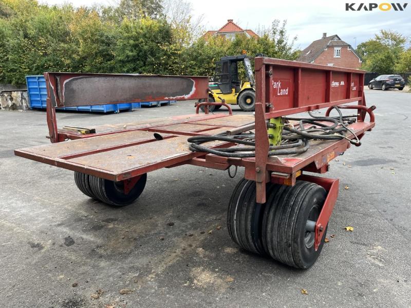 Parkland 325 bale trailer 5