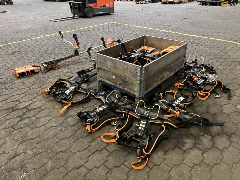 Pellenc brushcutter with batteries and backpack straps 5