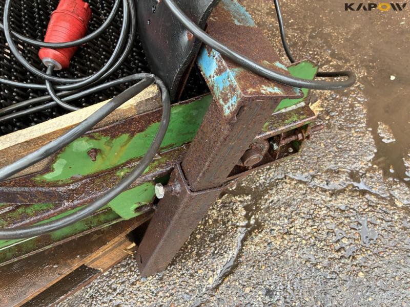 Spiked belt with electric motor 11