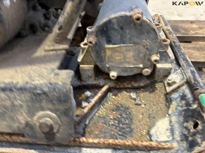 Plate vibrator 12
