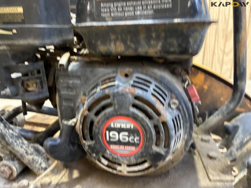 Plate vibrator 14