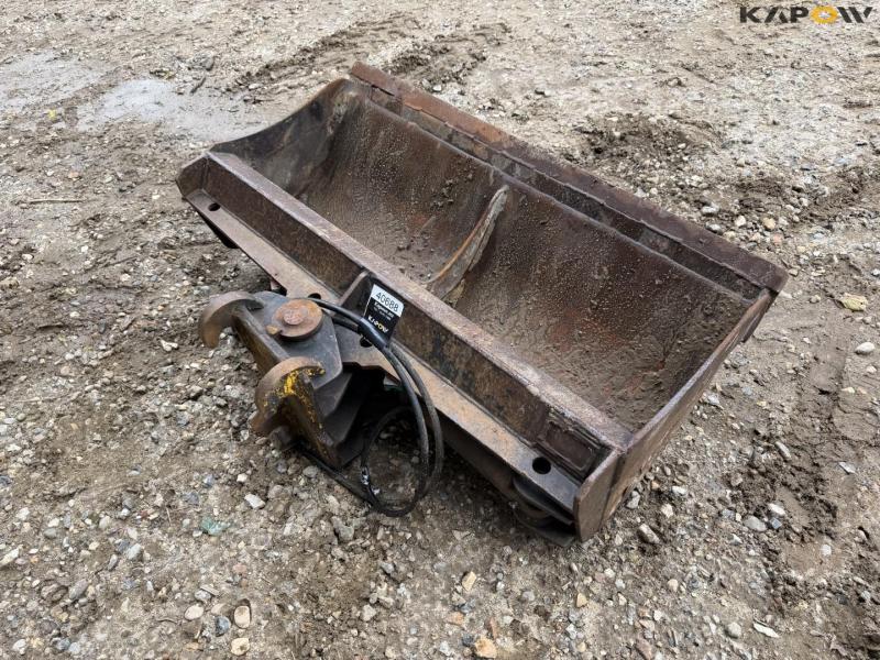 Grading bucket with Beco hitch 5