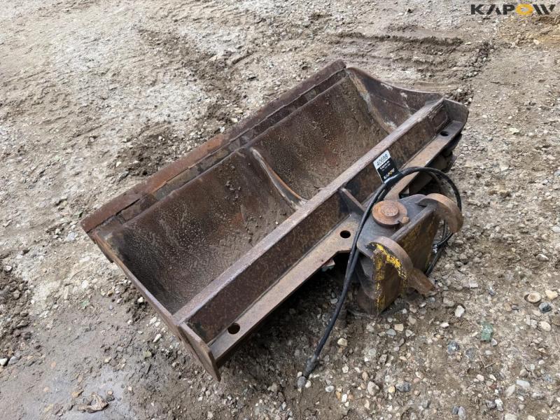 Grading bucket with Beco hitch 7