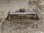 Grading bucket with Beco hitch 2