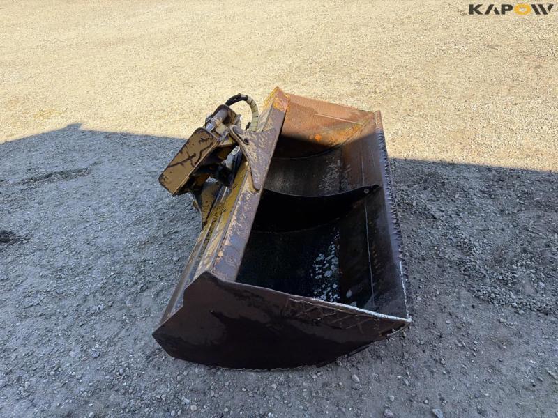 Grader bucket with Hydrema hitch 4