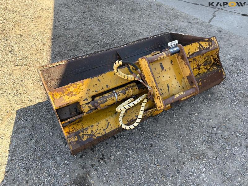 Grader bucket with Hydrema hitch 7