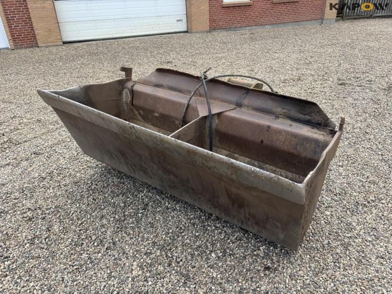 Grader bucket with S70 hitch 1