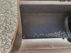 Grader bucket with shift 8