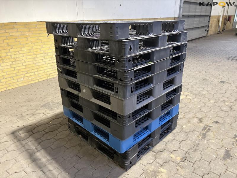 Plastic pallets - 11pcs 3
