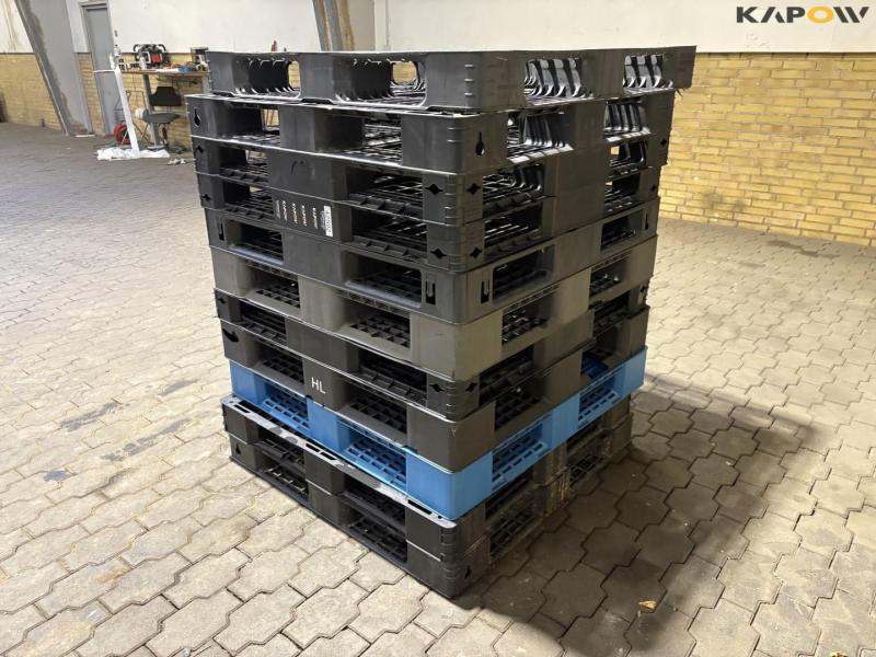 Plastic pallets - 11pcs 7