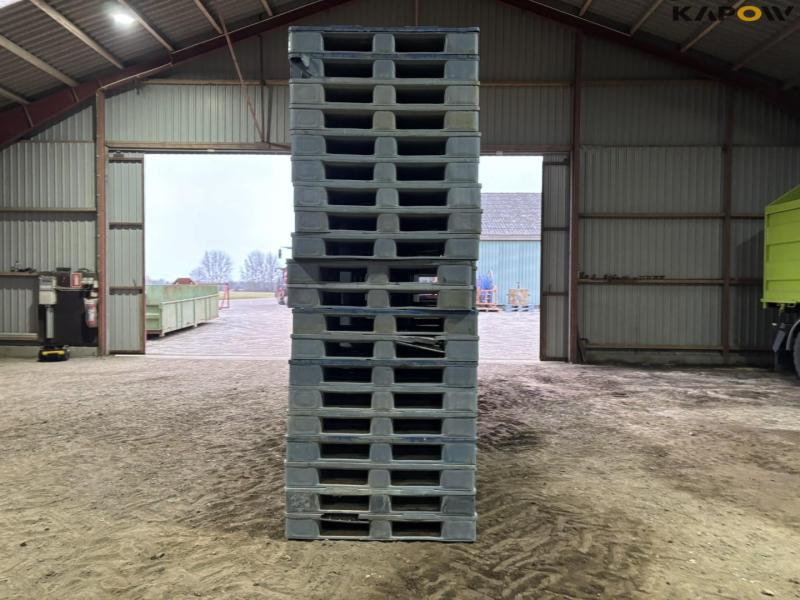 Plastic pallets 6