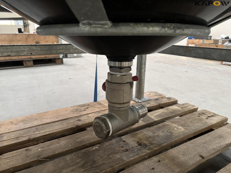 Plastic tank 1000 liters with agitator 17