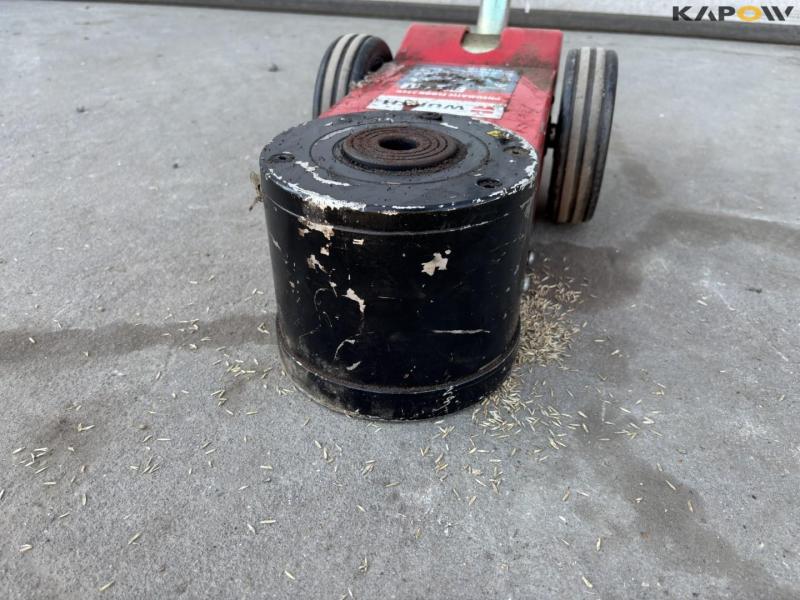 Pneumatic floor jack 30T/15T 7