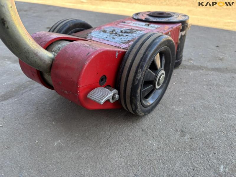 Pneumatic floor jack 30T/15T 12