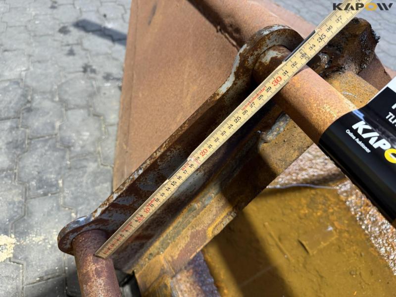 Profile bucket with Hydrema hitch 10