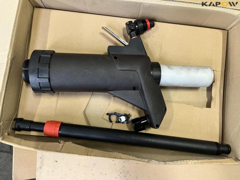 Pumps for oil and grease 11