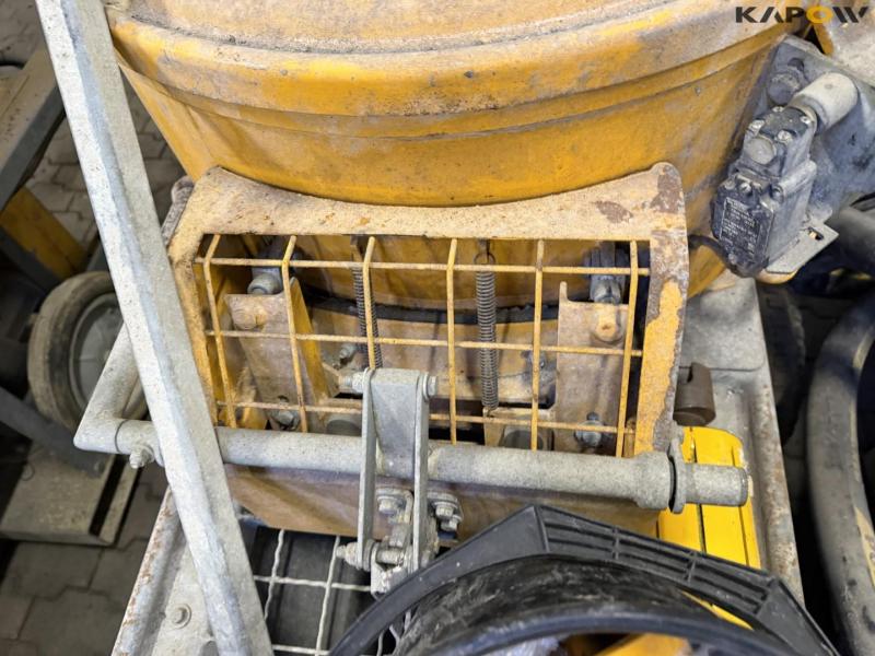 Putzmeister S5-EV pumps with forced agitator 18