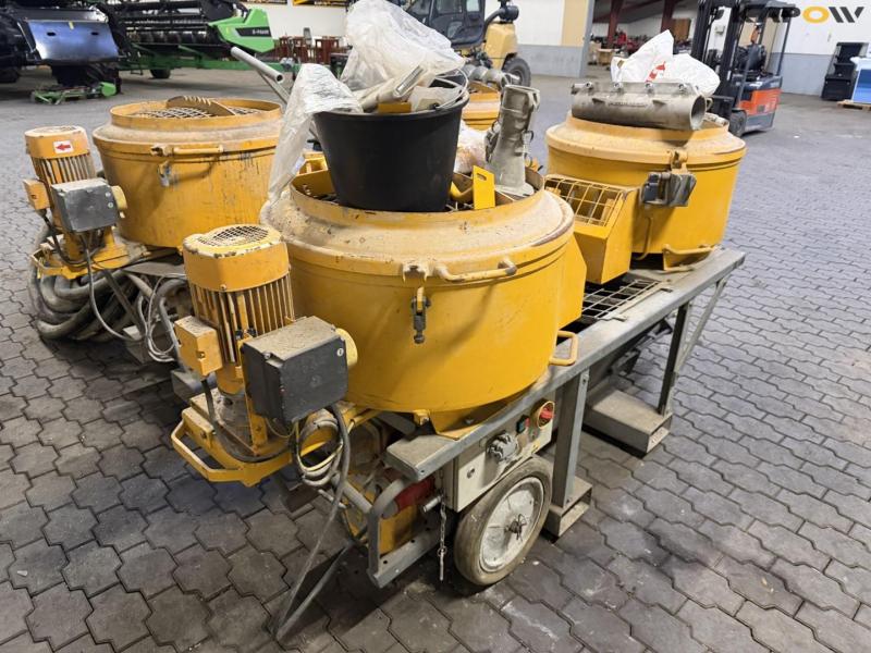 Putzmeister S5-EV pumps with forced agitator 29