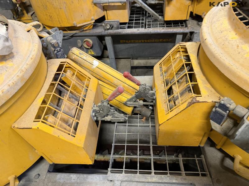 Putzmeister S5-EV pumps with forced agitator 35