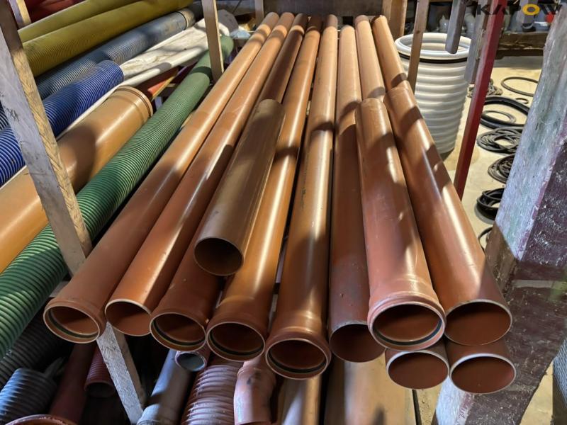 PVC sewer pipes and fittings 6