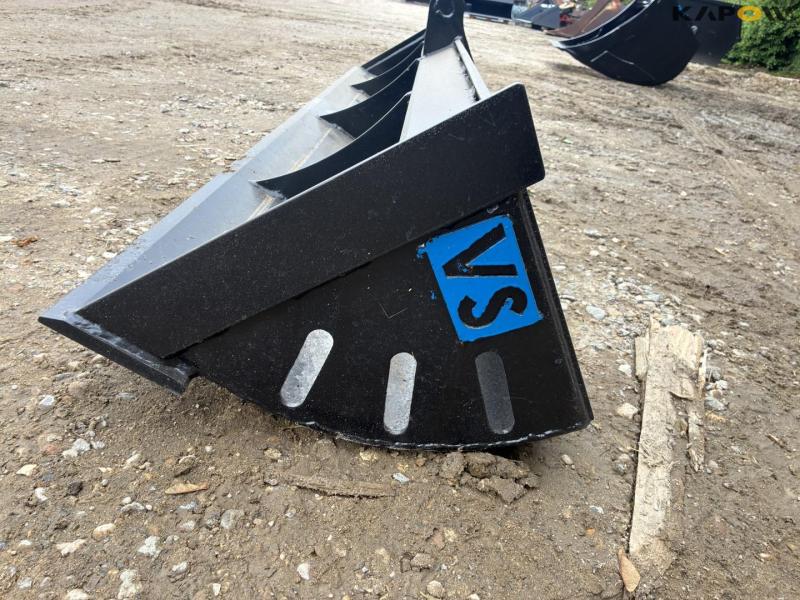Compaction bucket 250cm with Hydrema hitch 8