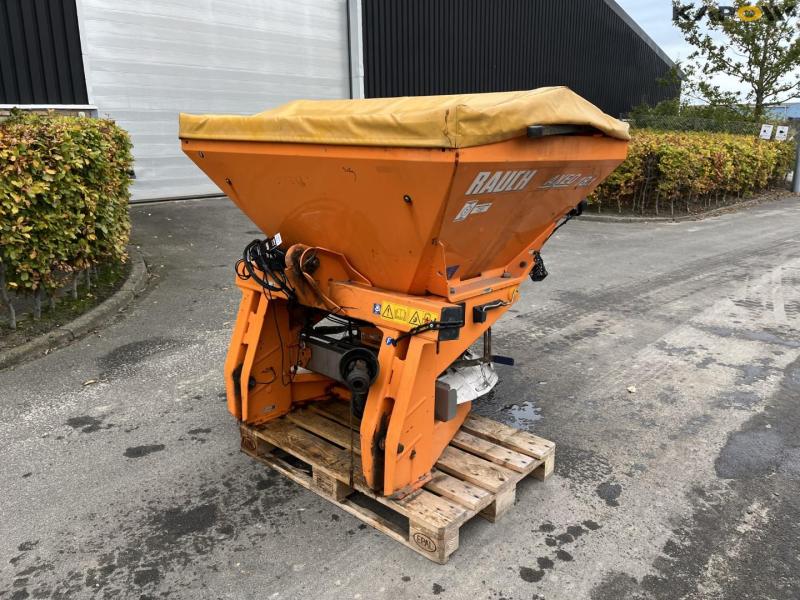 Rauch Axeo 18.1 salt spreader 1