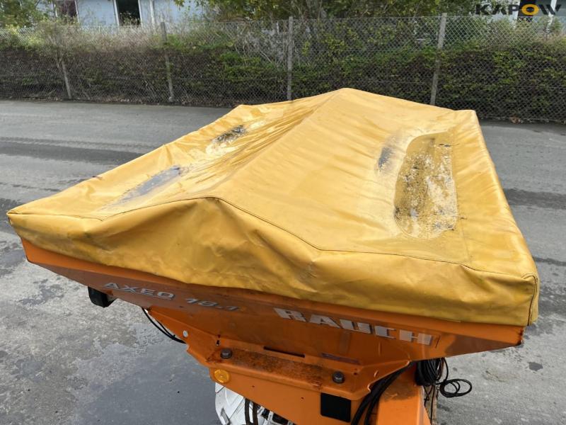 Rauch Axeo 18.1 salt spreader 23