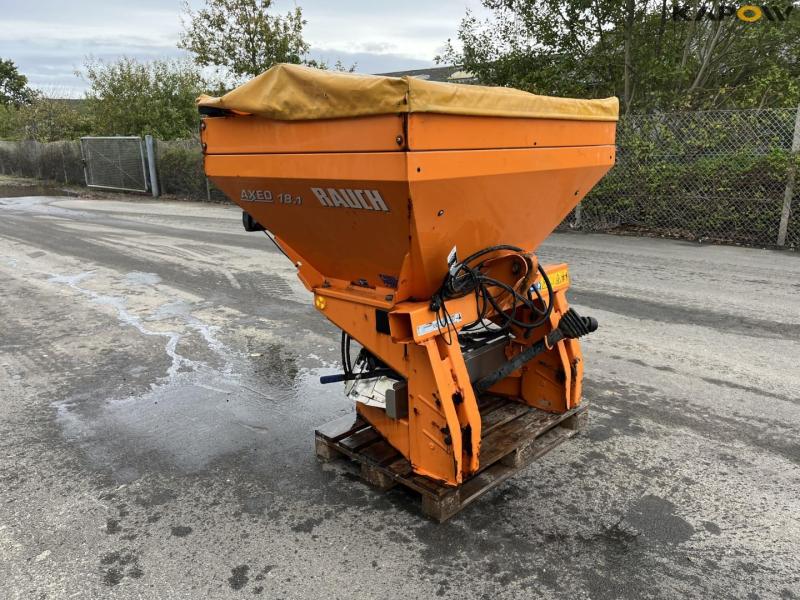 Rauch Axeo 18.1 salt spreader 3