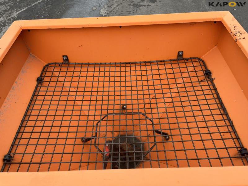 Rauch Axeo 6.1 salt spreader 17