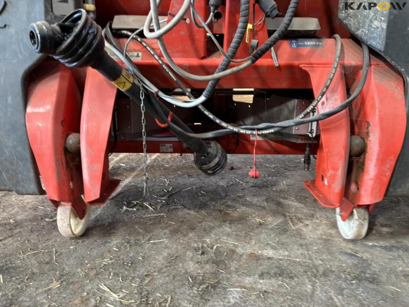 Rauch AXIS M 30.2 EMC fertilizer spreader 18