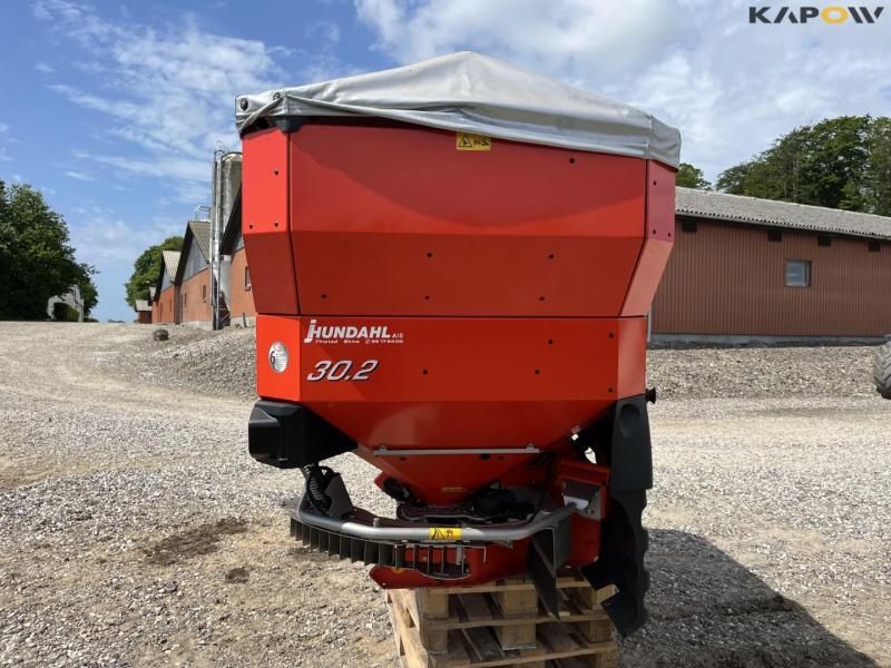 Rauch Axis M-EMC fertilizer spreader 4