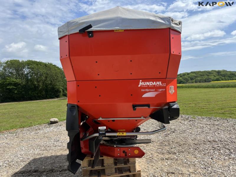 Rauch Axis M-EMC fertilizer spreader 8