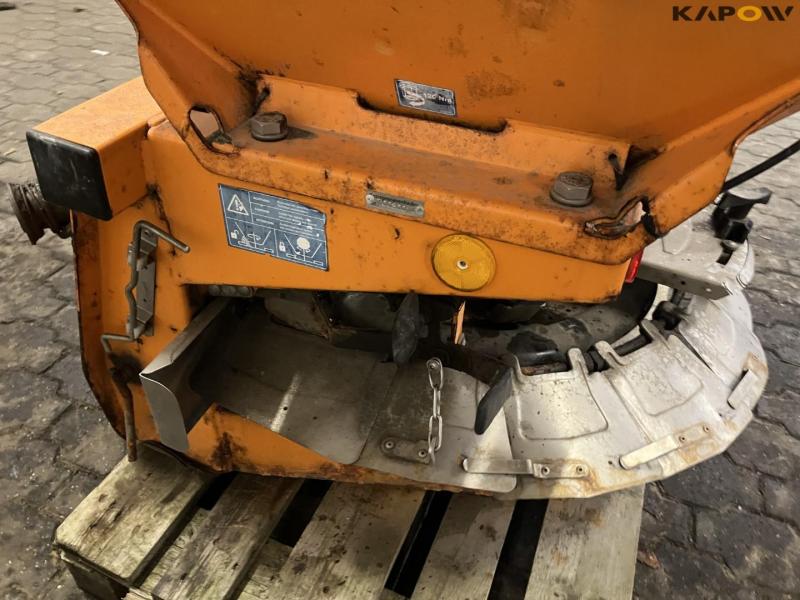 Rauck AXEO 6.1 salt spreader 11