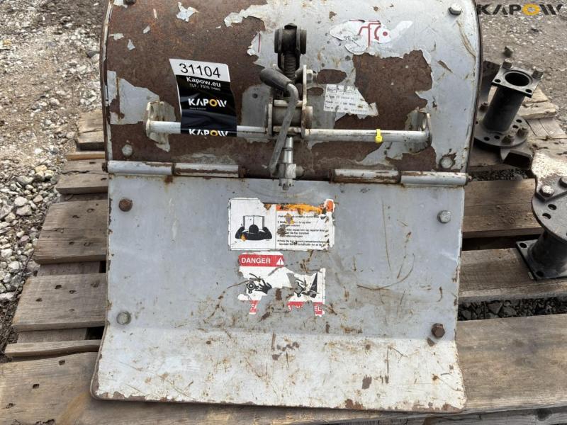 Tools for tool carrier 27