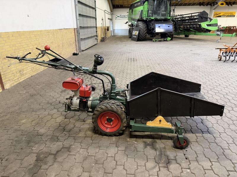 Tool carrier with platform 4