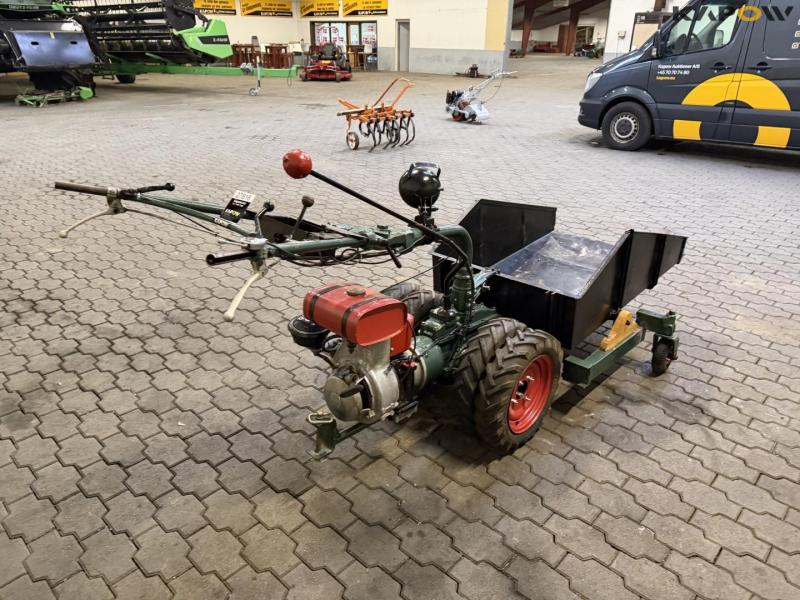 Tool carrier with platform 5