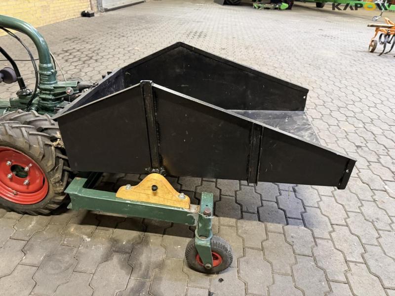 Tool carrier with platform 10