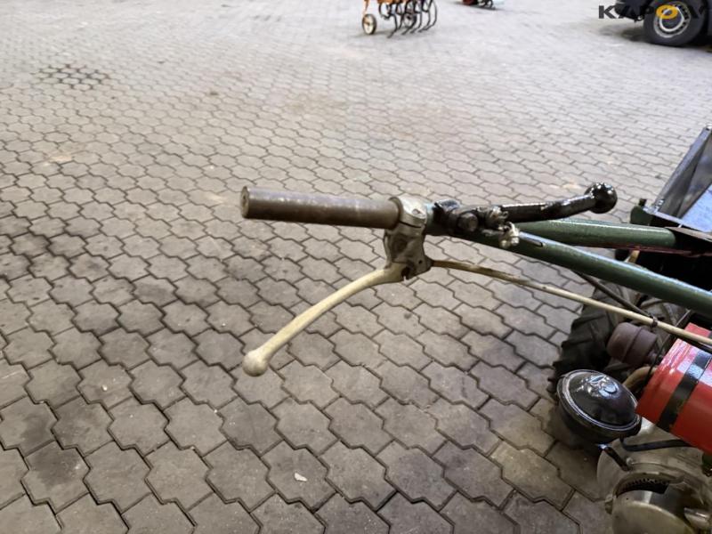 Tool carrier with platform 28