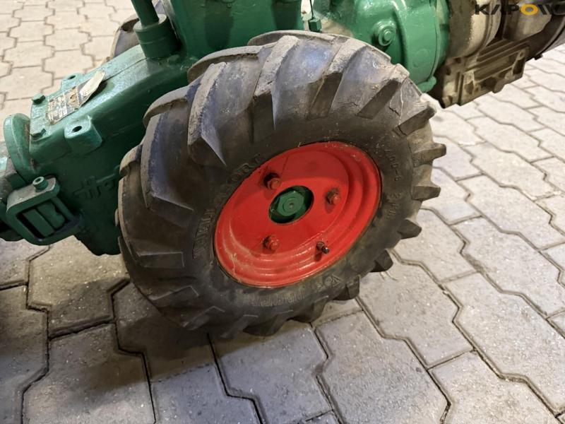 Tool carrier with milling cutter 32