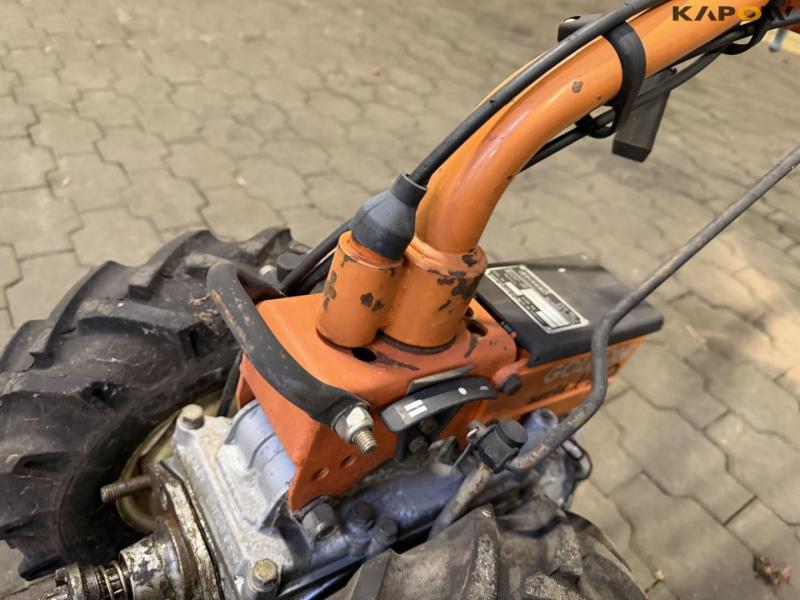 Tool carrier with rocks 16