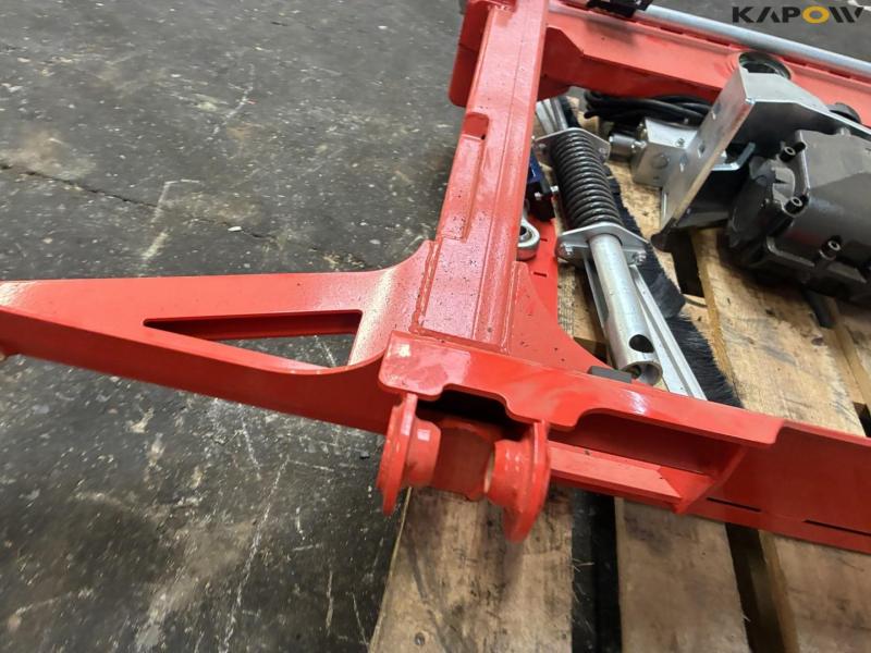 Implement frame with quick hitch 18