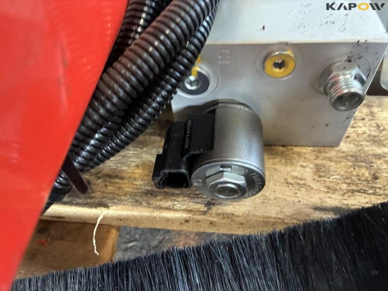 Implement frame with quick hitch 27