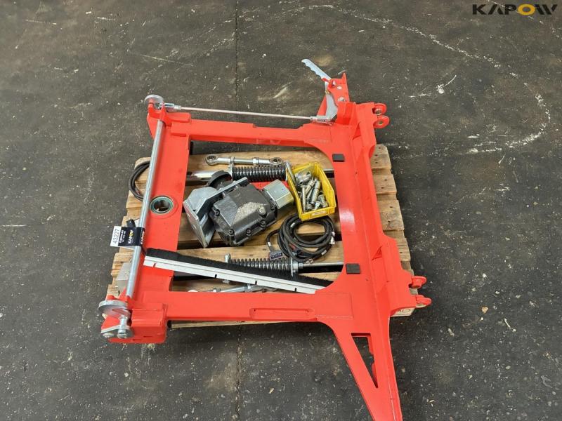 Implement frame with quick hitch 9