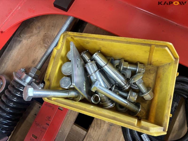 Implement frame with quick hitch 18