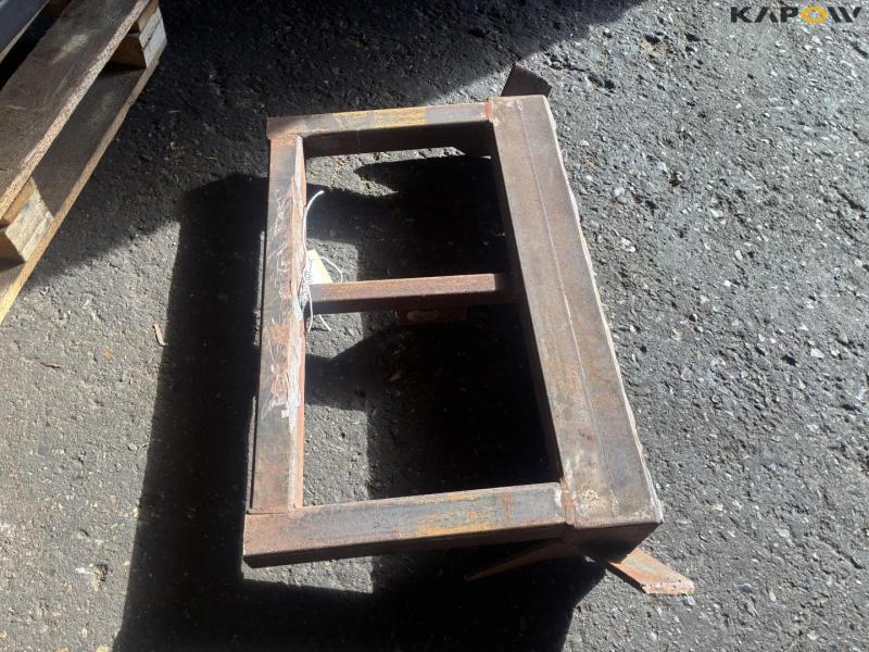 Tool frames for uniloader 11